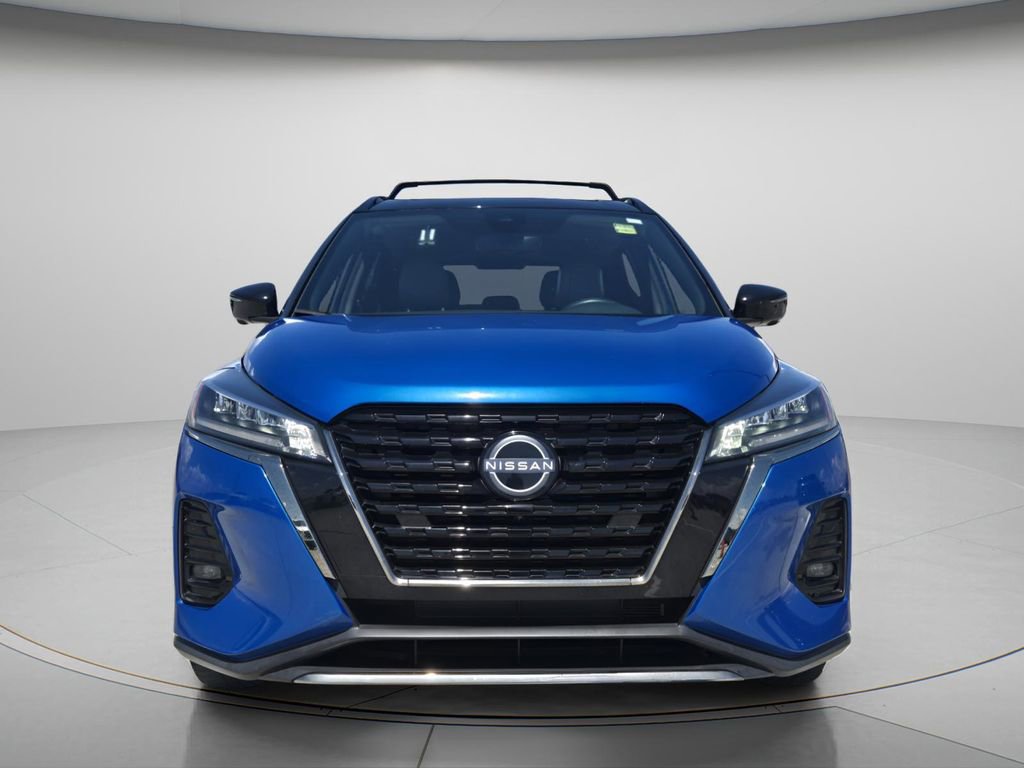 Used 2023 Nissan Kicks SR w/ SR Premium Package FWD image 5
