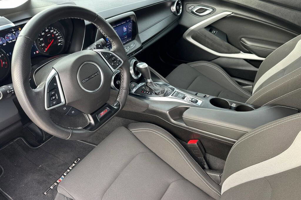 Used 2022 Chevrolet Camaro SS w/ Design Package 3 image 10