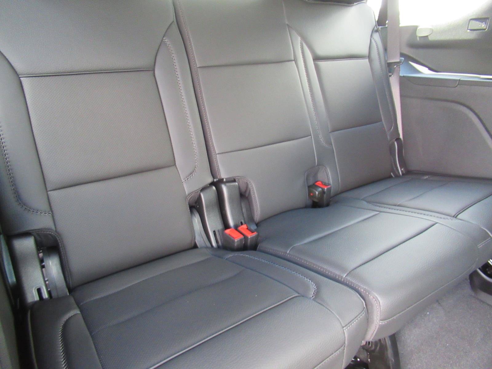 New 2026 GMC Yukon Denali w/ Sun & Power Step Package RWD image 37