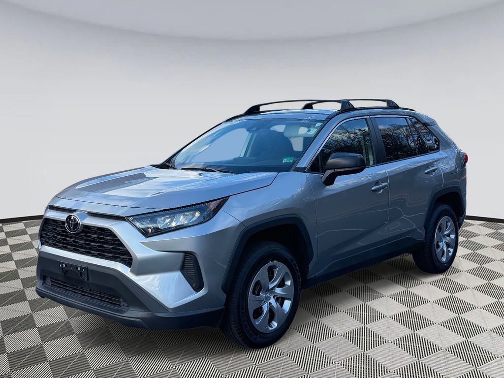 Used 2021 Toyota RAV4 LE image 5