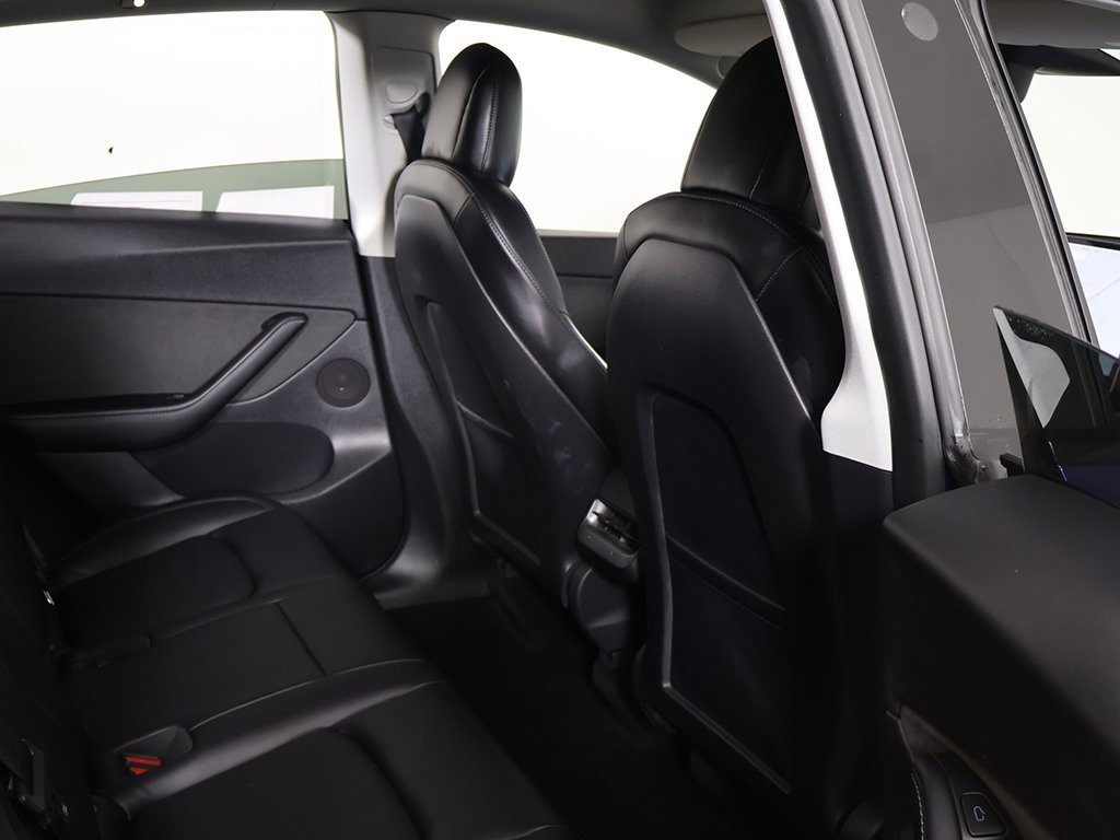 Used 2022 Tesla Model Y Long Range image 29