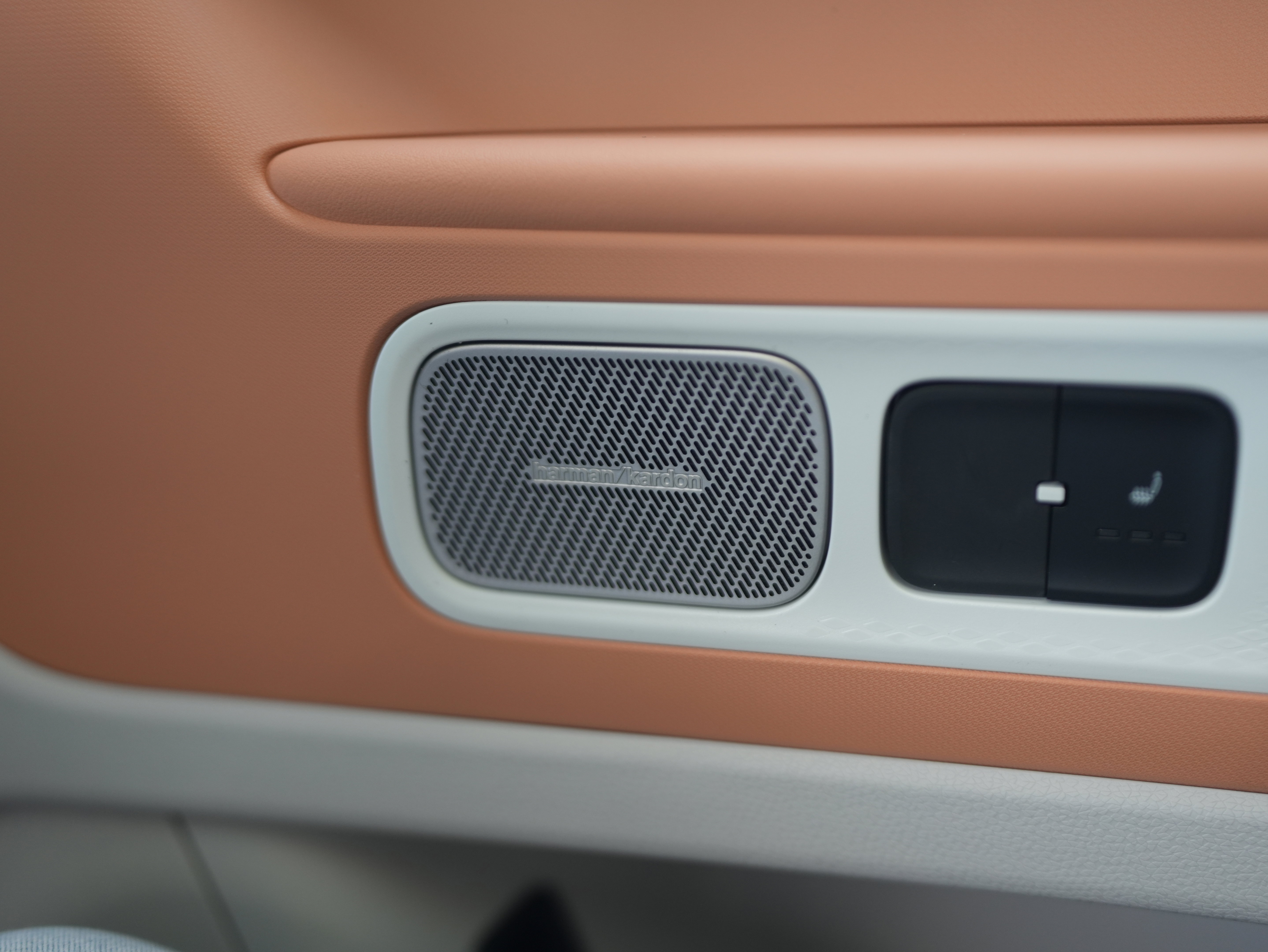 New 2025 Volkswagen ID. Buzz Pro S Plus image 34