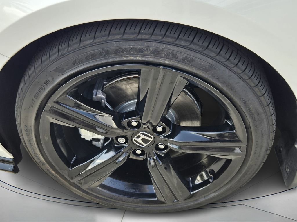 Used 2024 Honda Accord Sport image 9