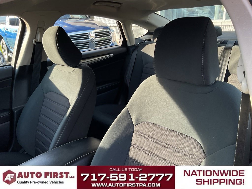 Used 2020 Ford Fusion SE FWD image 9