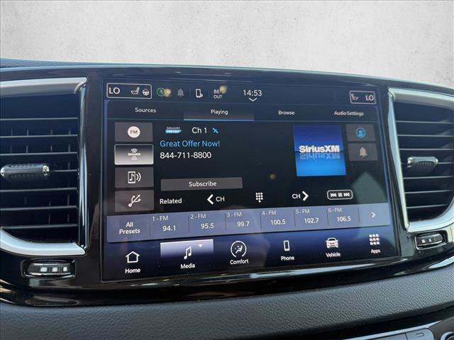 Used 2023 Chrysler Pacifica Touring-L FWD image 19