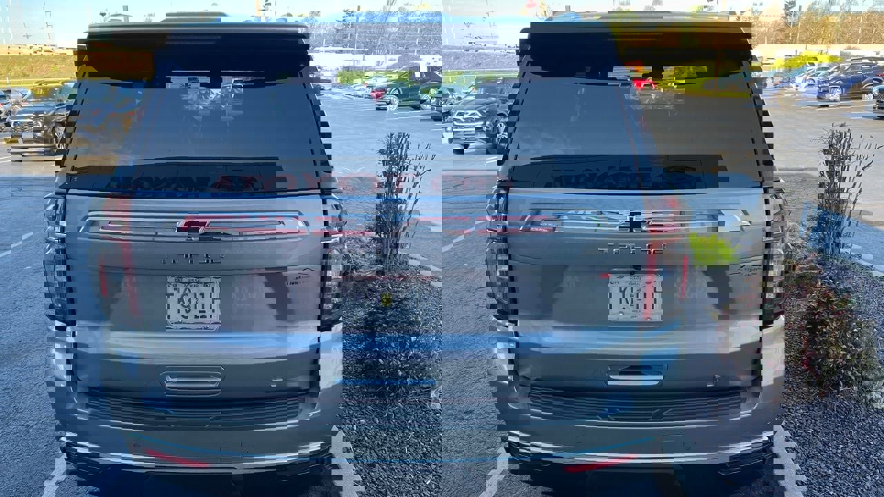 Used 2024 Chevrolet Tahoe LT w/ LT Signature Package image 12