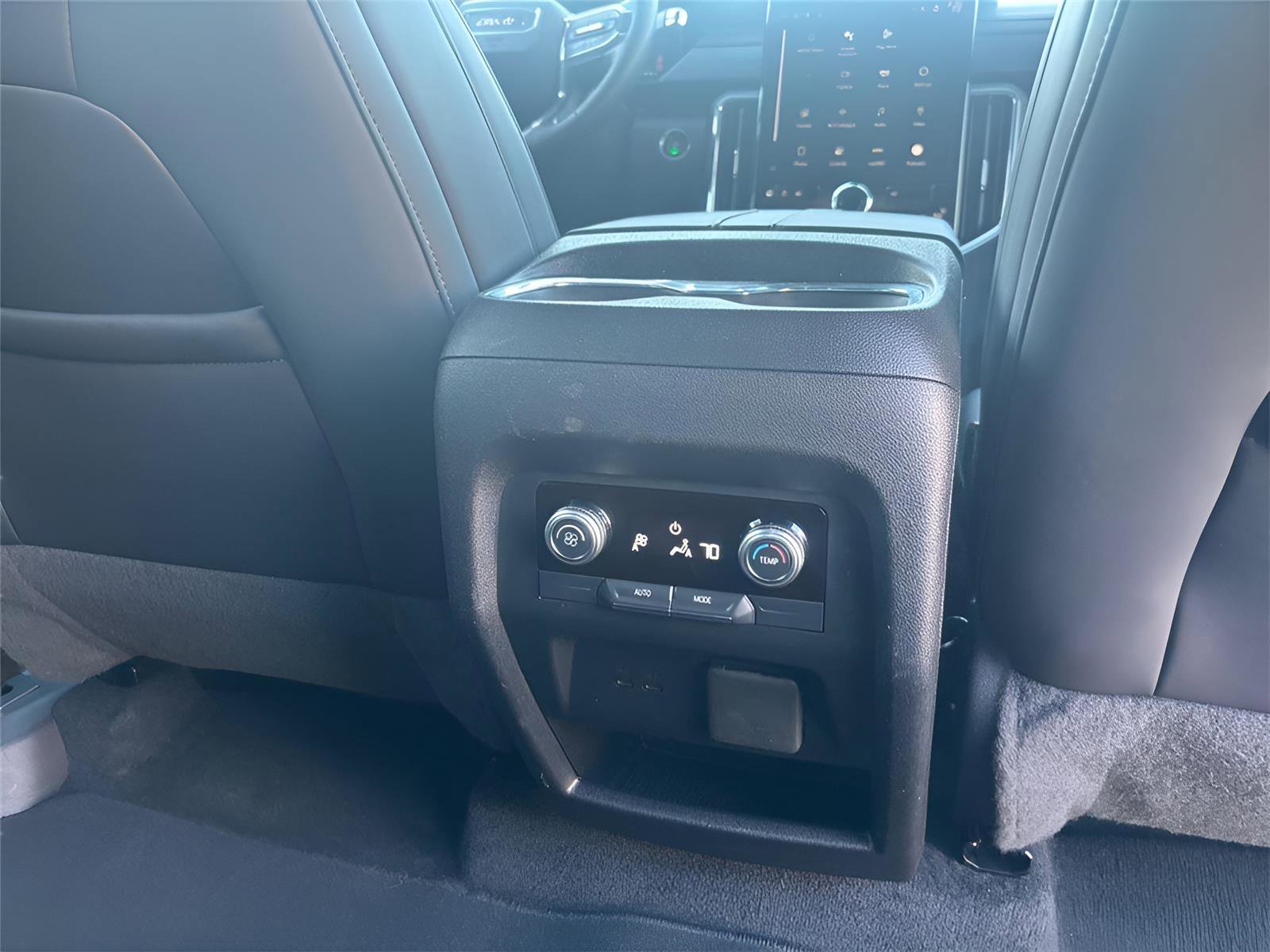 Used 2024 GMC Acadia Elevation image 26