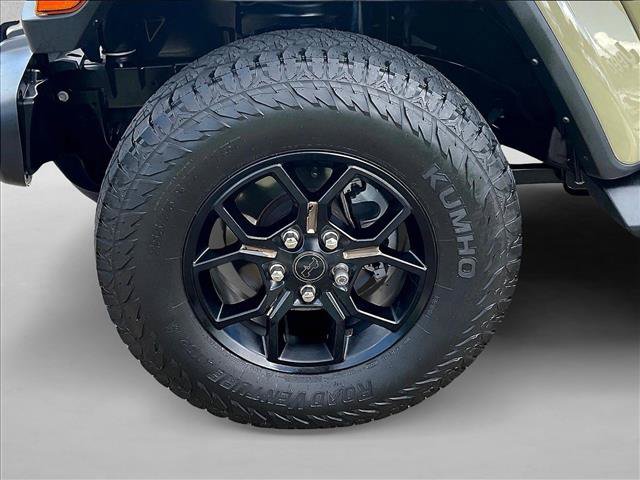 Used 2025 Jeep Gladiator Sport AWD/4WD image 10