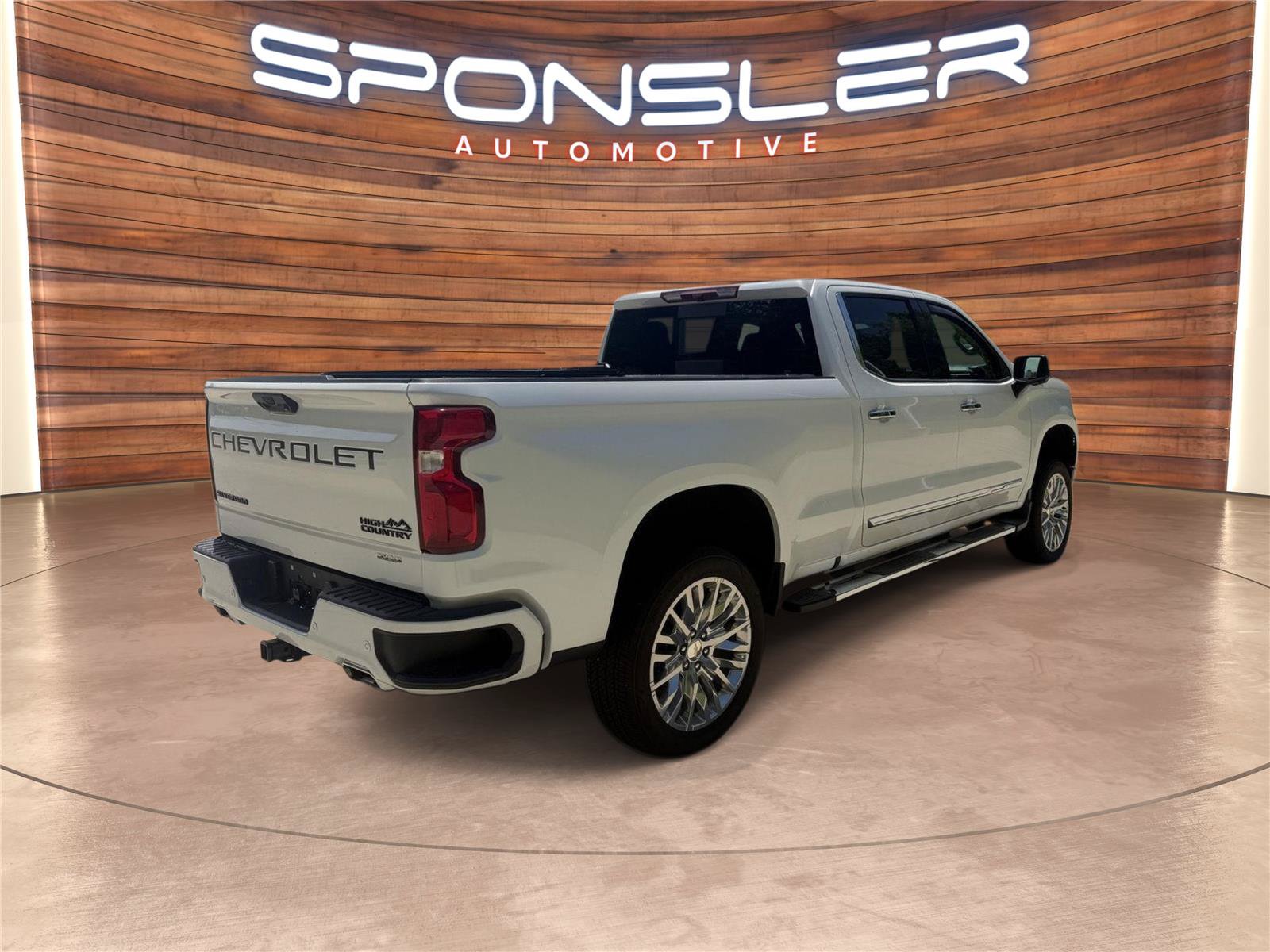 Used 2025 Chevrolet Silverado 1500 High Country w/ High Country Premium Package AWD/4WD image 7