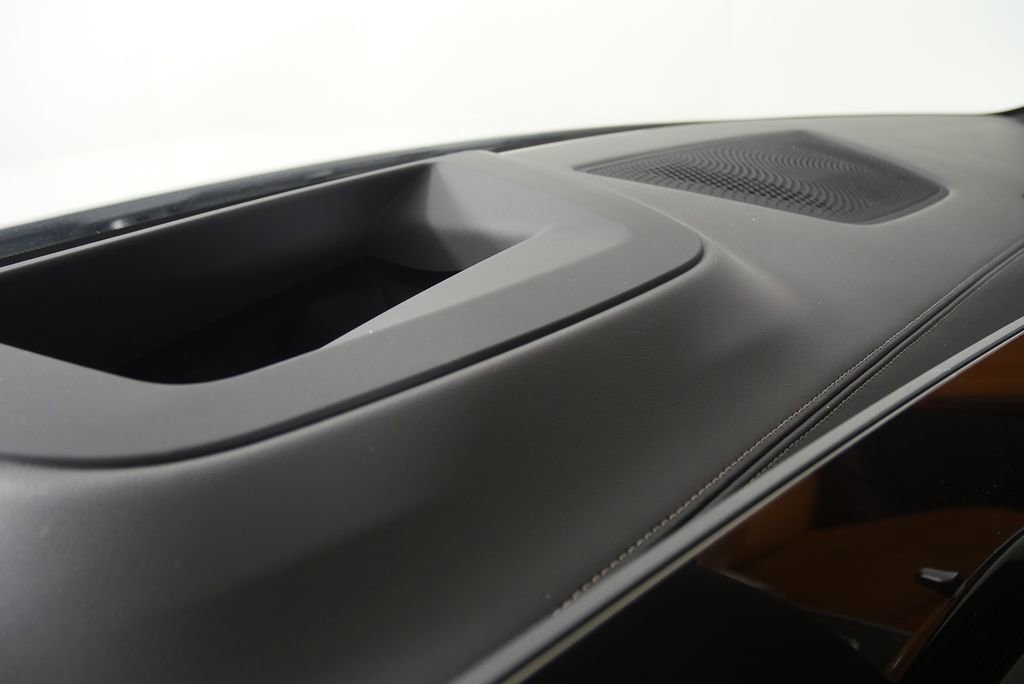 Certified 2026 BMW X5 xDrive50e w/ M Sport Package image 19