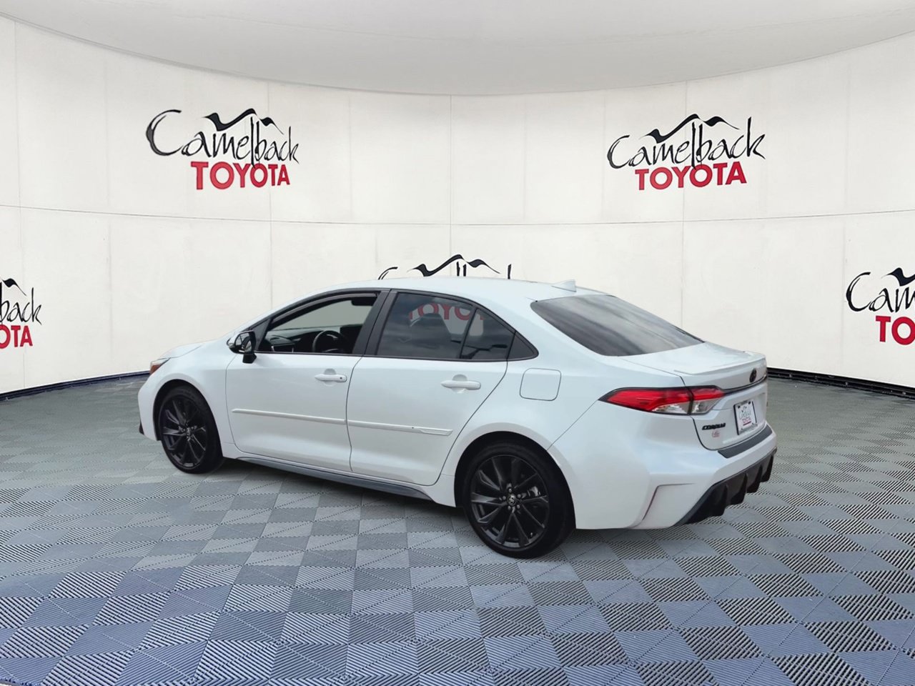 Used 2025 Toyota Corolla SE FWD image 9