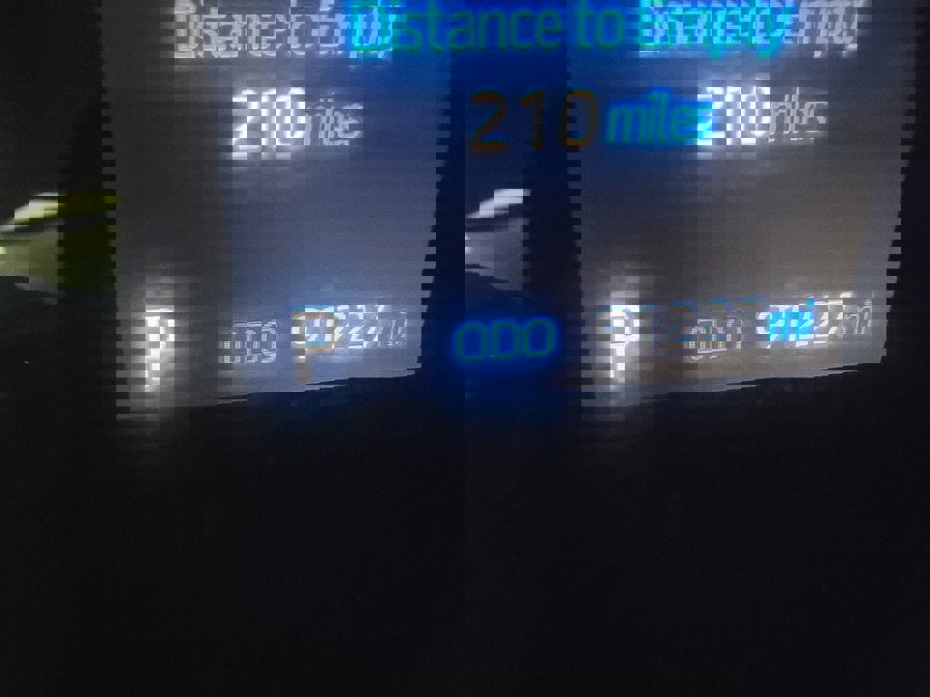 Used 2021 Toyota RAV4 XLE Premium image 17