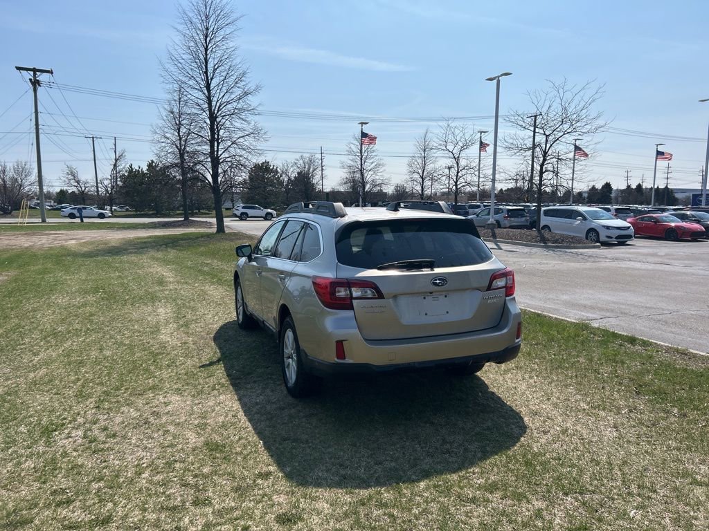 Used 2017 Subaru Outback 2.5i Premium image 3