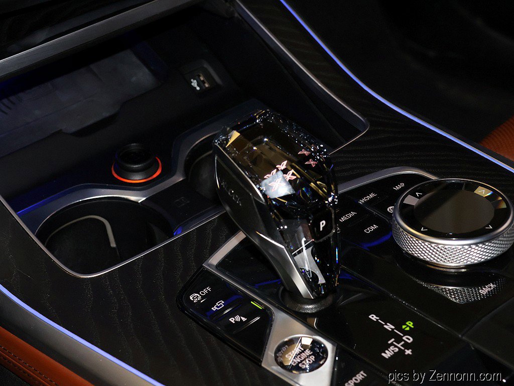 Used 2022 BMW X7 xDrive40i w/ M Sport Package image 29