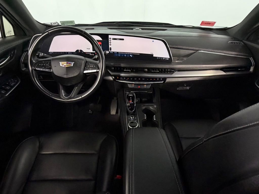 Used 2024 Cadillac XT4 Premium Luxury image 14