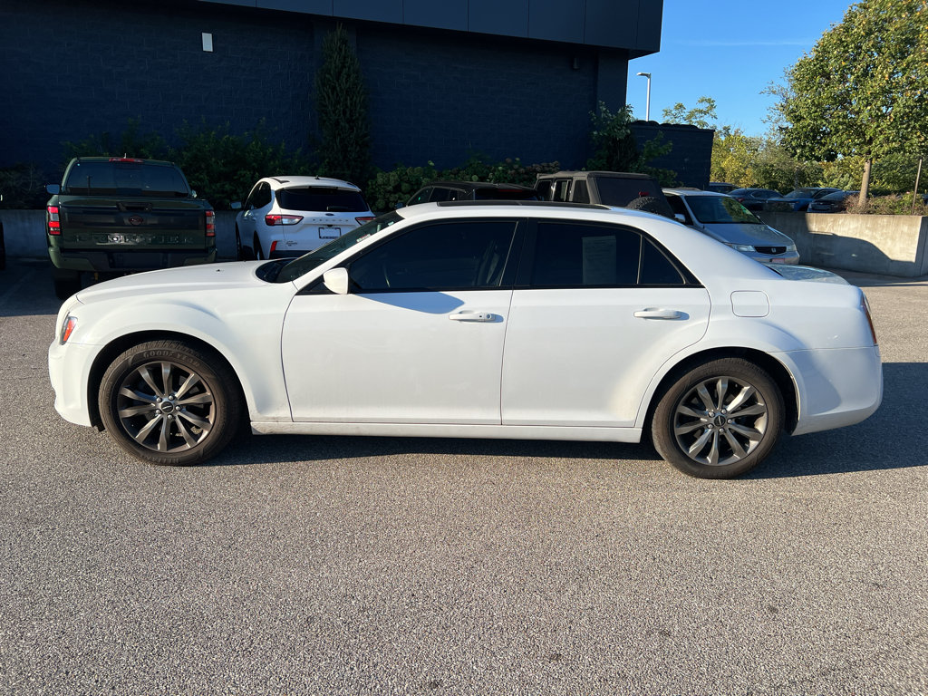 Used 2014 Chrysler 300 S AWD/4WD image 4