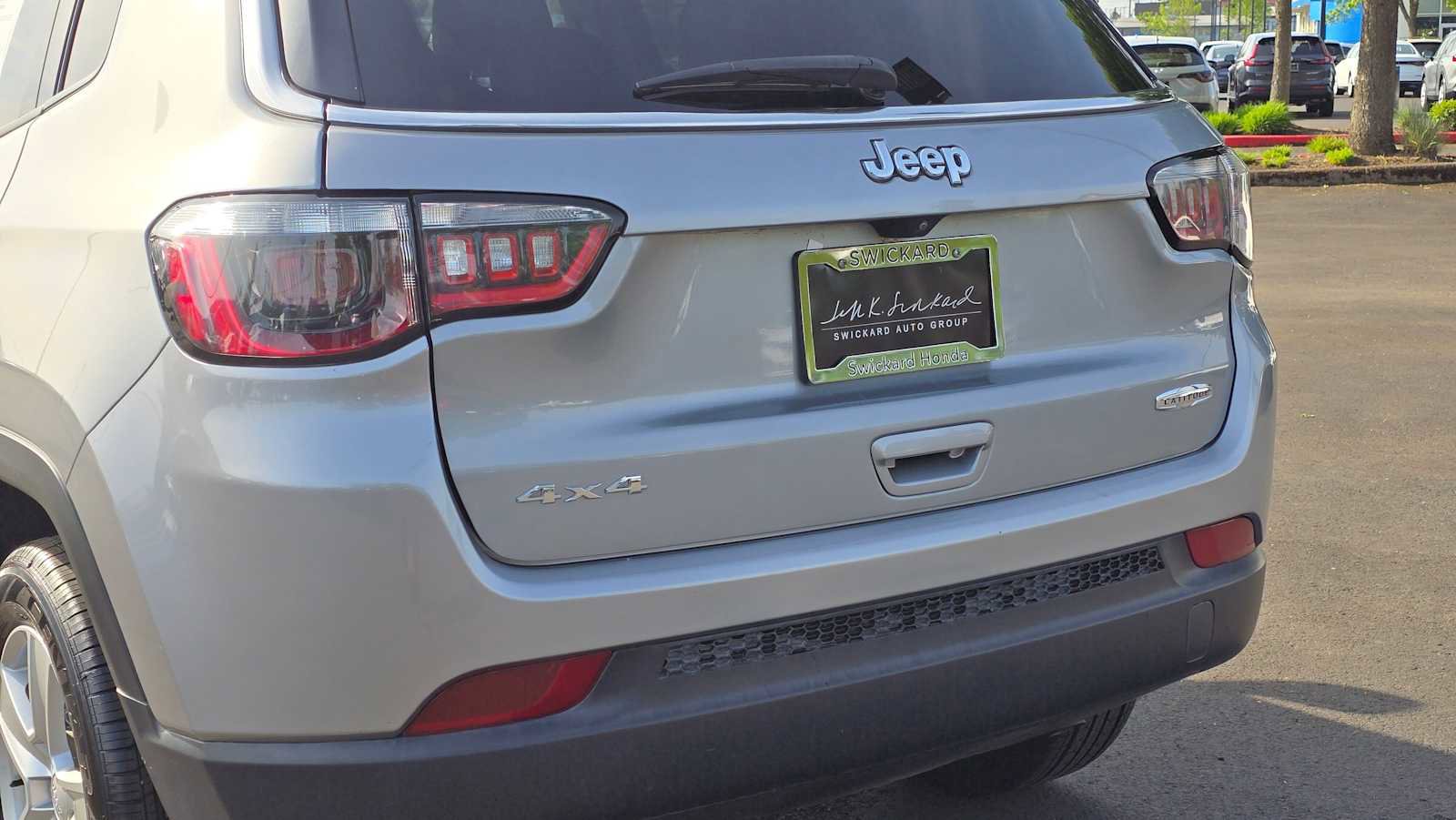 Used 2022 Jeep Compass Latitude AWD/4WD image 13