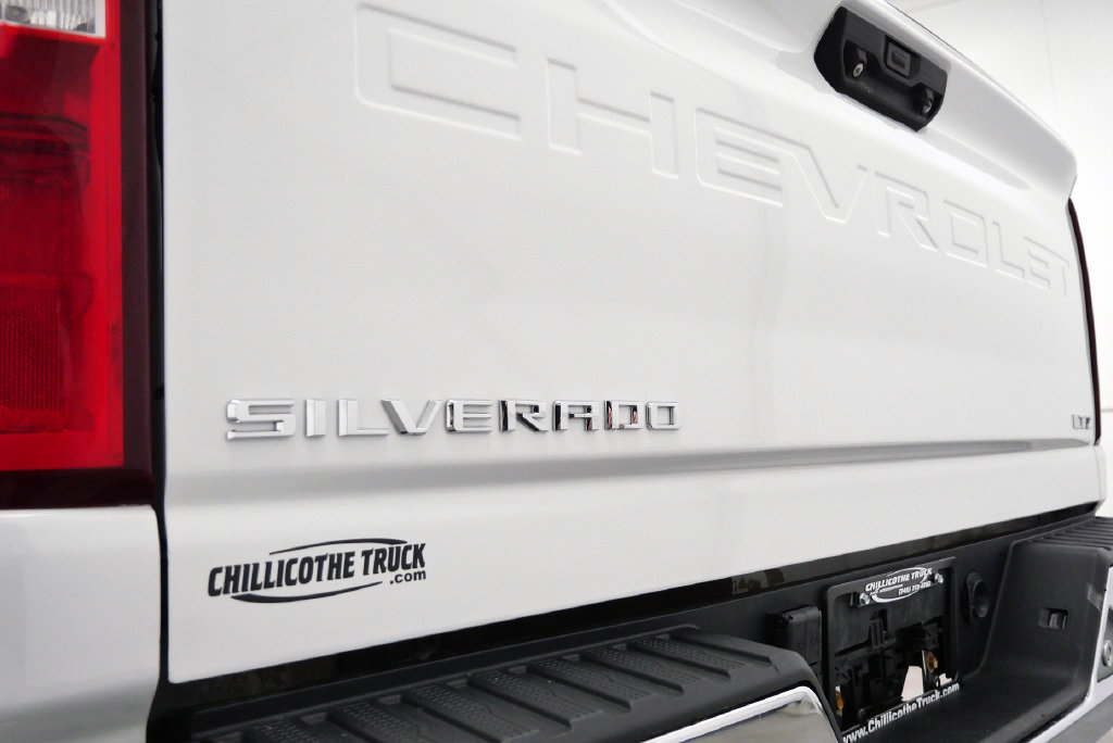 Used 2021 Chevrolet Silverado 2500 LTZ w/ LTZ Premium Package AWD/4WD image 10