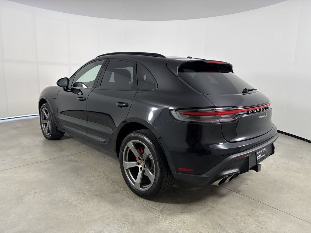 Certified 2022 Porsche Macan S AWD/4WD image 3