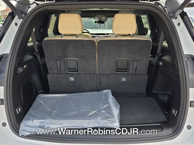 New 2026 Jeep Grand Cherokee L Limited RWD image 13