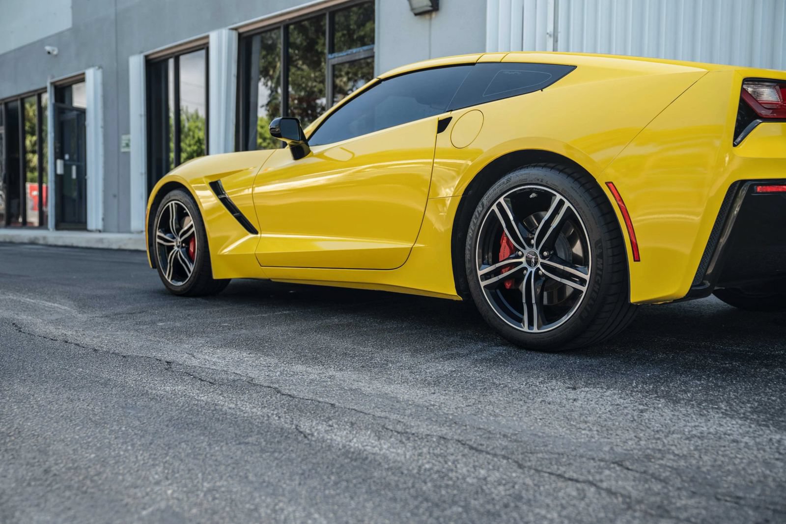Used 2017 Chevrolet Corvette Stingray Coupe w/ 1LT RWD image 7