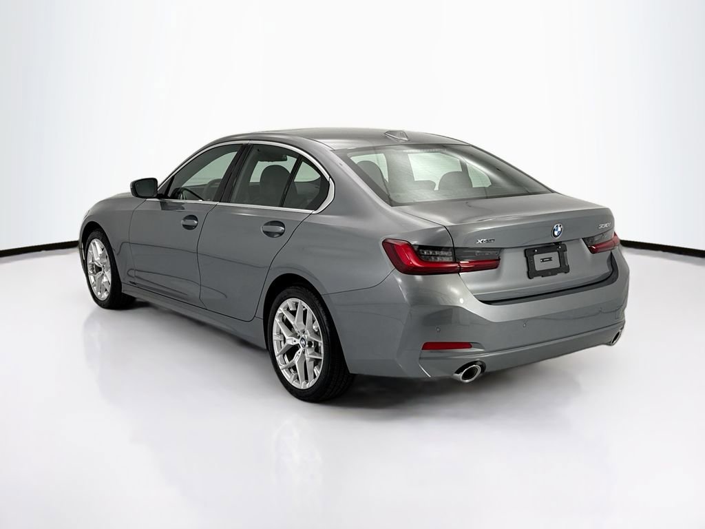 Used 2025 BMW 330i xDrive Sedan w/ M Sport Package AWD/4WD image 7