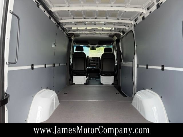 Used 2026 Mercedes-Benz Sprinter 2500 image 16