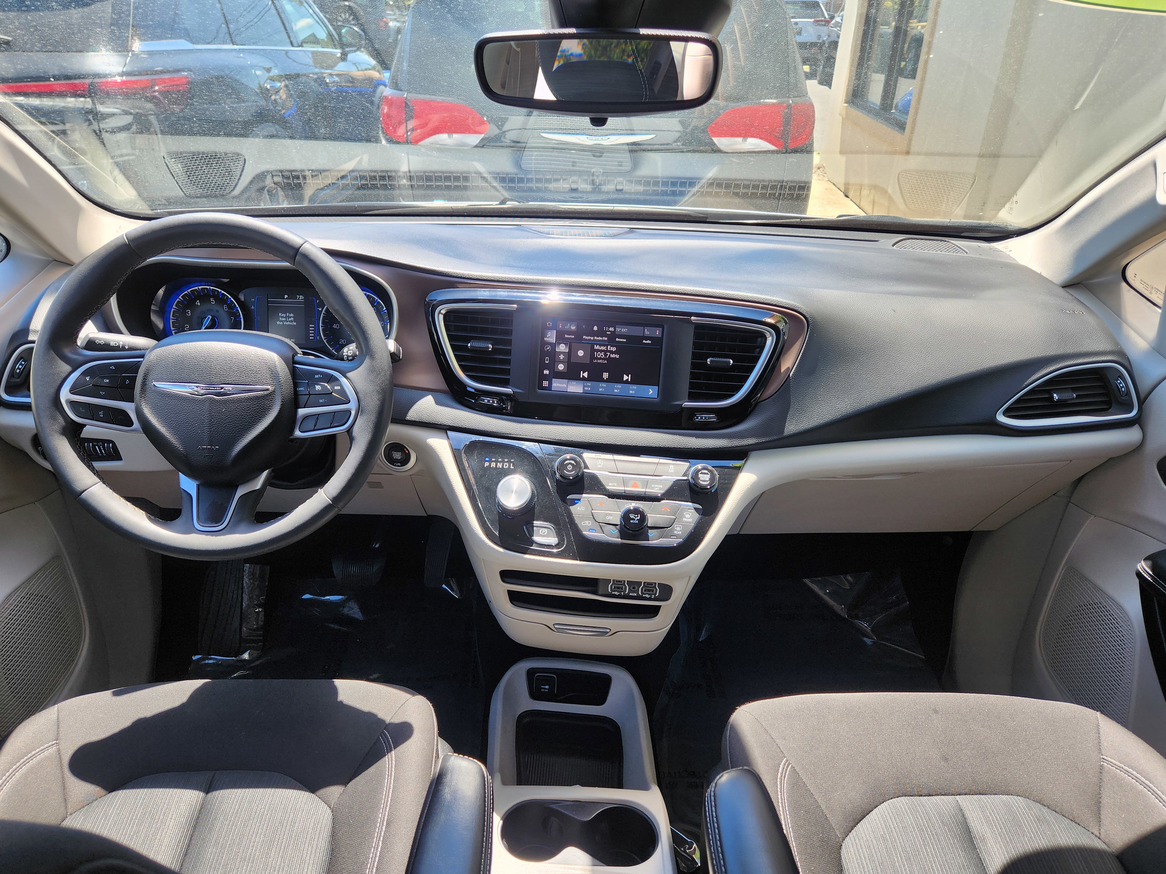 Used 2023 Chrysler Voyager LX FWD image 9