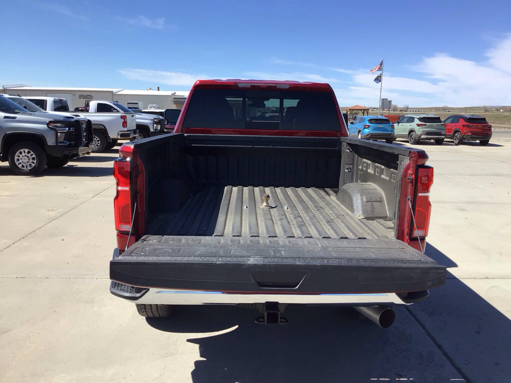 Used 2025 Chevrolet Silverado 3500 LTZ w/ LTZ Convenience Package image 5