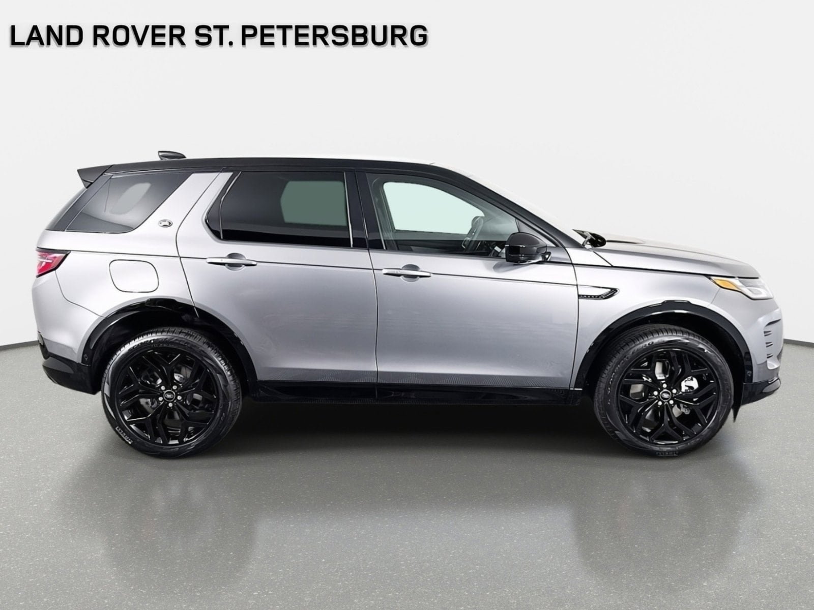Used 2026 Land Rover Discovery Sport Landmark AWD/4WD image 4