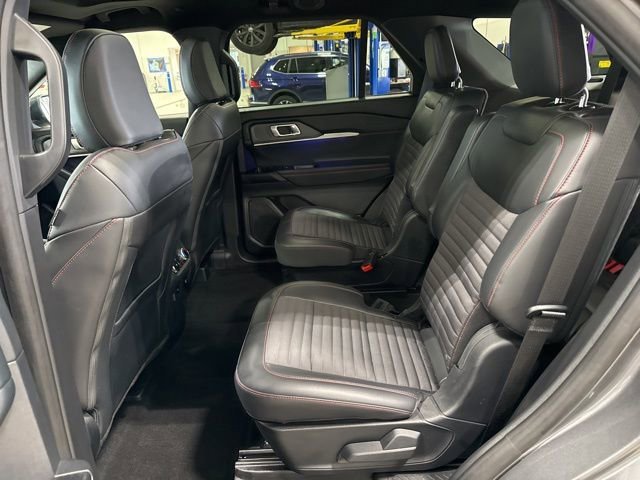 Used 2025 Ford Explorer ST-Line w/ Premium Package image 24