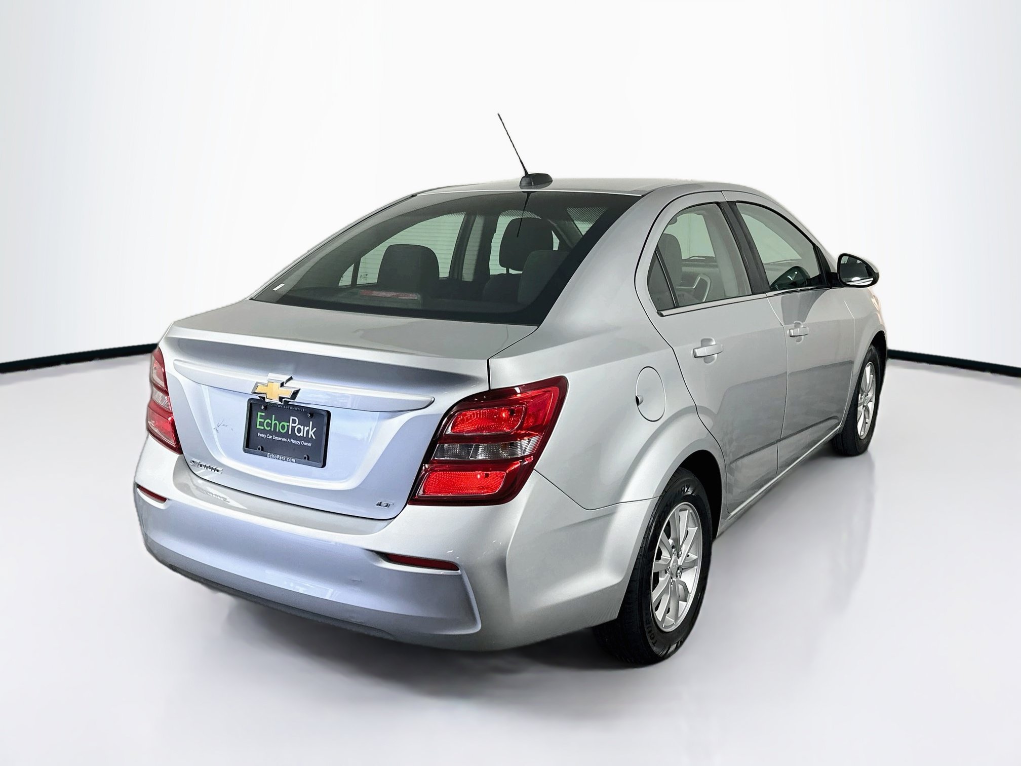 Used 2017 Chevrolet Sonic LT FWD image 9
