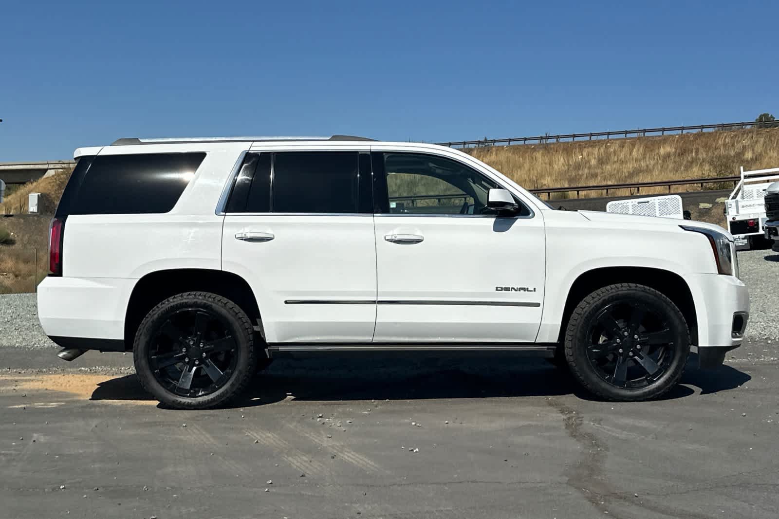Used 2016 GMC Yukon Denali w/ Open Road Package AWD/4WD image 3