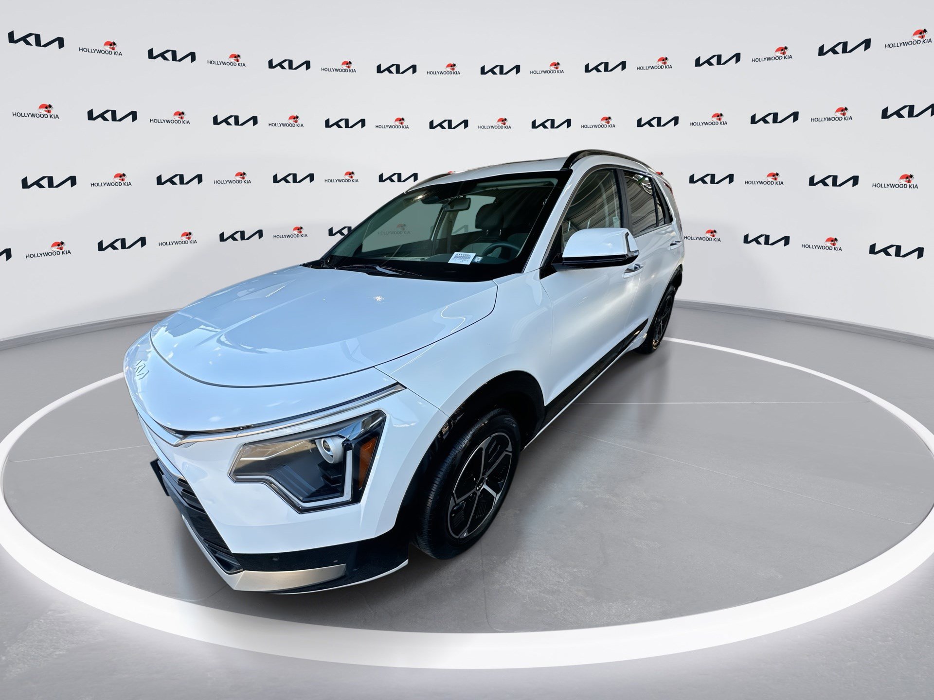 Certified 2024 Kia Niro SX image 4