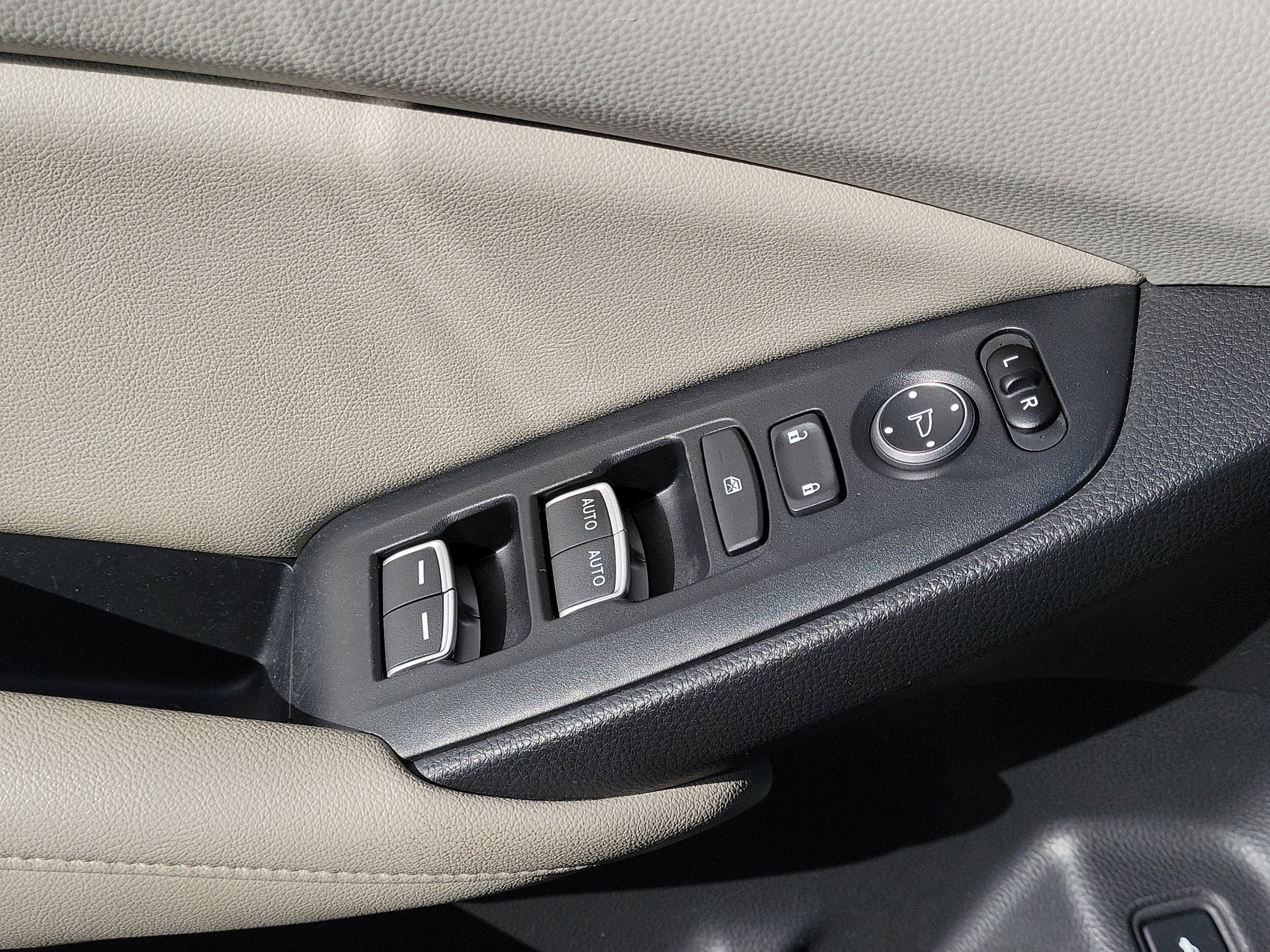 Used 2019 Honda Accord LX image 26