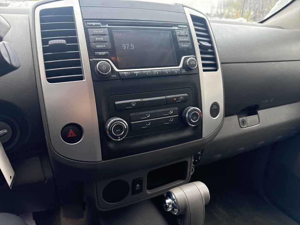 Used 2018 Nissan Frontier SV image 24