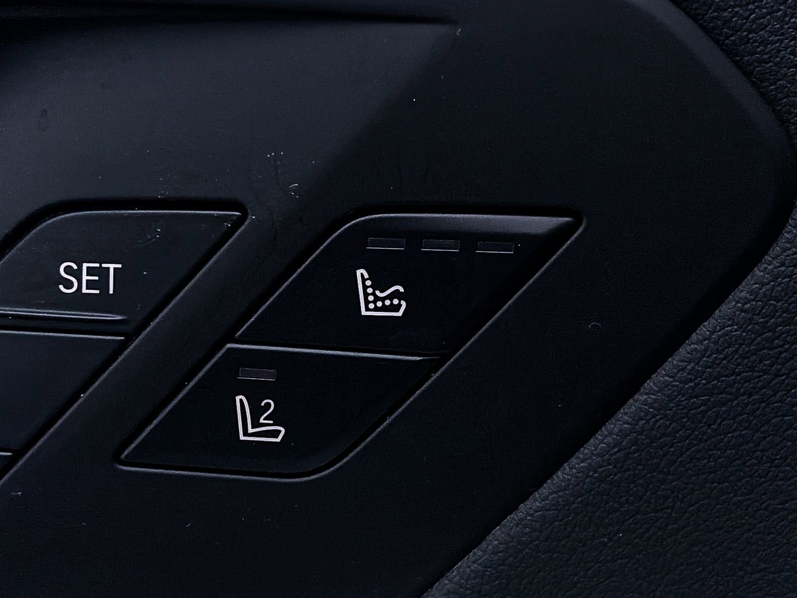 Used 2023 BMW X5 xDrive45e w/ Executive Package image 21