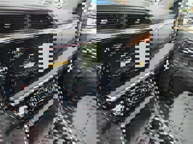 New 2025 GMC Sierra 2500 Denali w/ Denali Reserve Package image 13