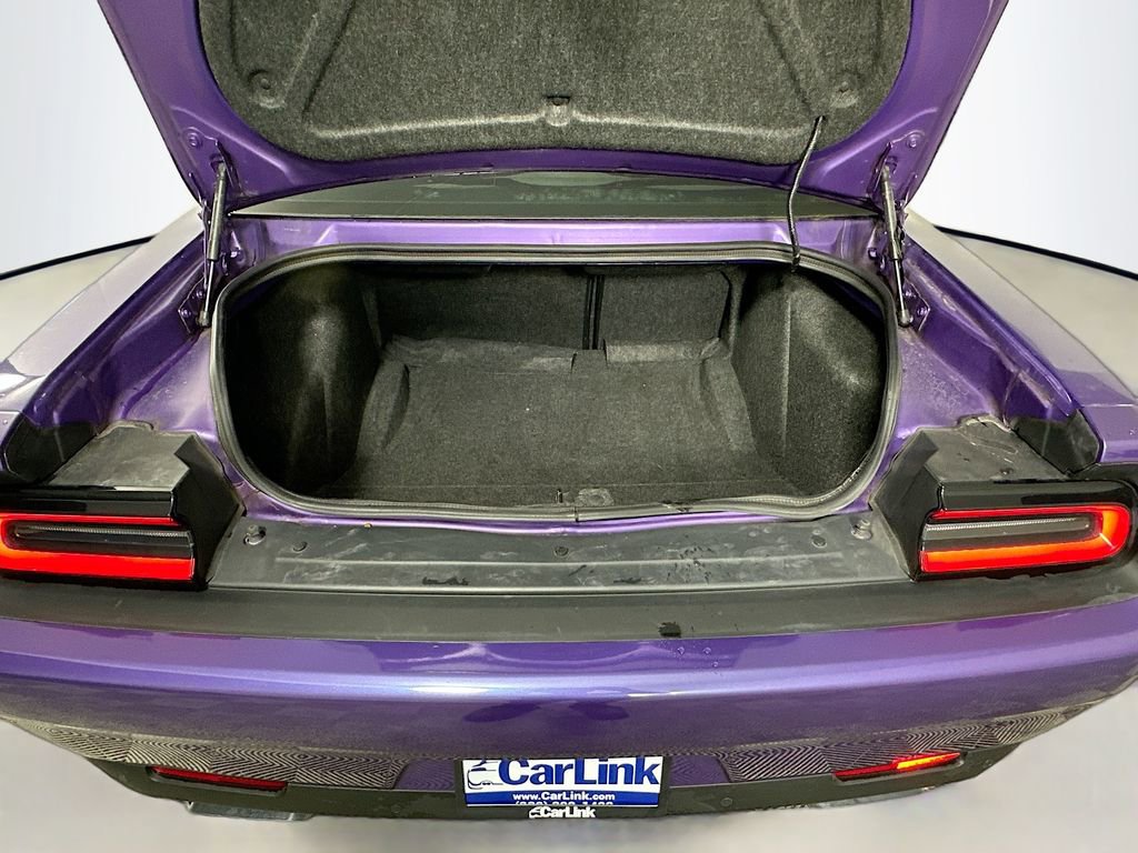 Used 2016 Dodge Challenger R/T RWD image 29