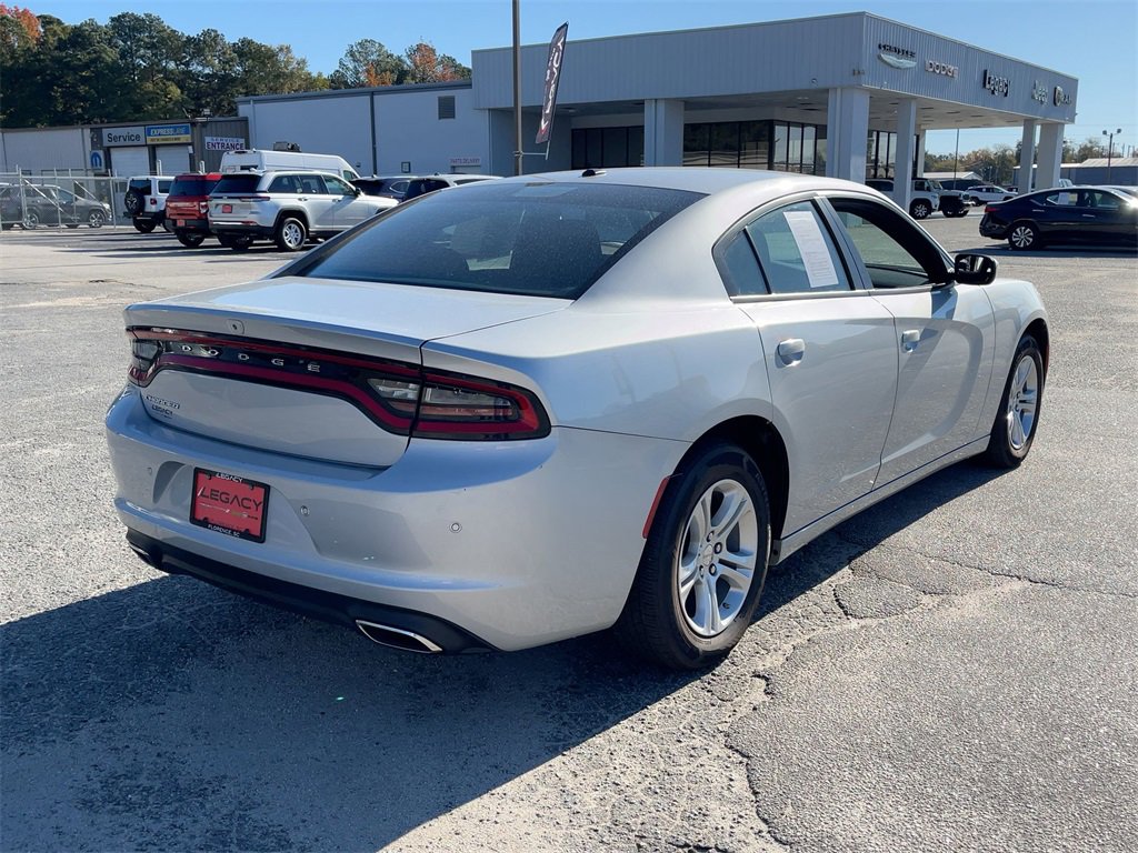 Used 2022 Dodge Charger SXT image 3