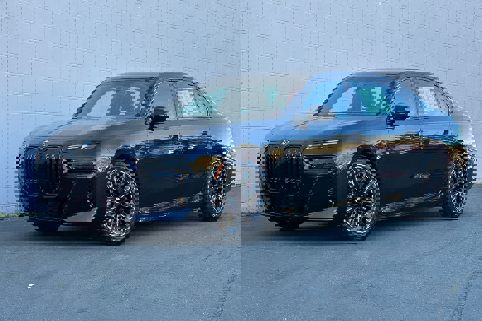 Used 2024 BMW i7 xDrive60 image 1