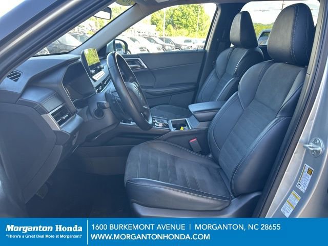 Used 2024 Mitsubishi Outlander SE Black Edition AWD/4WD image 14