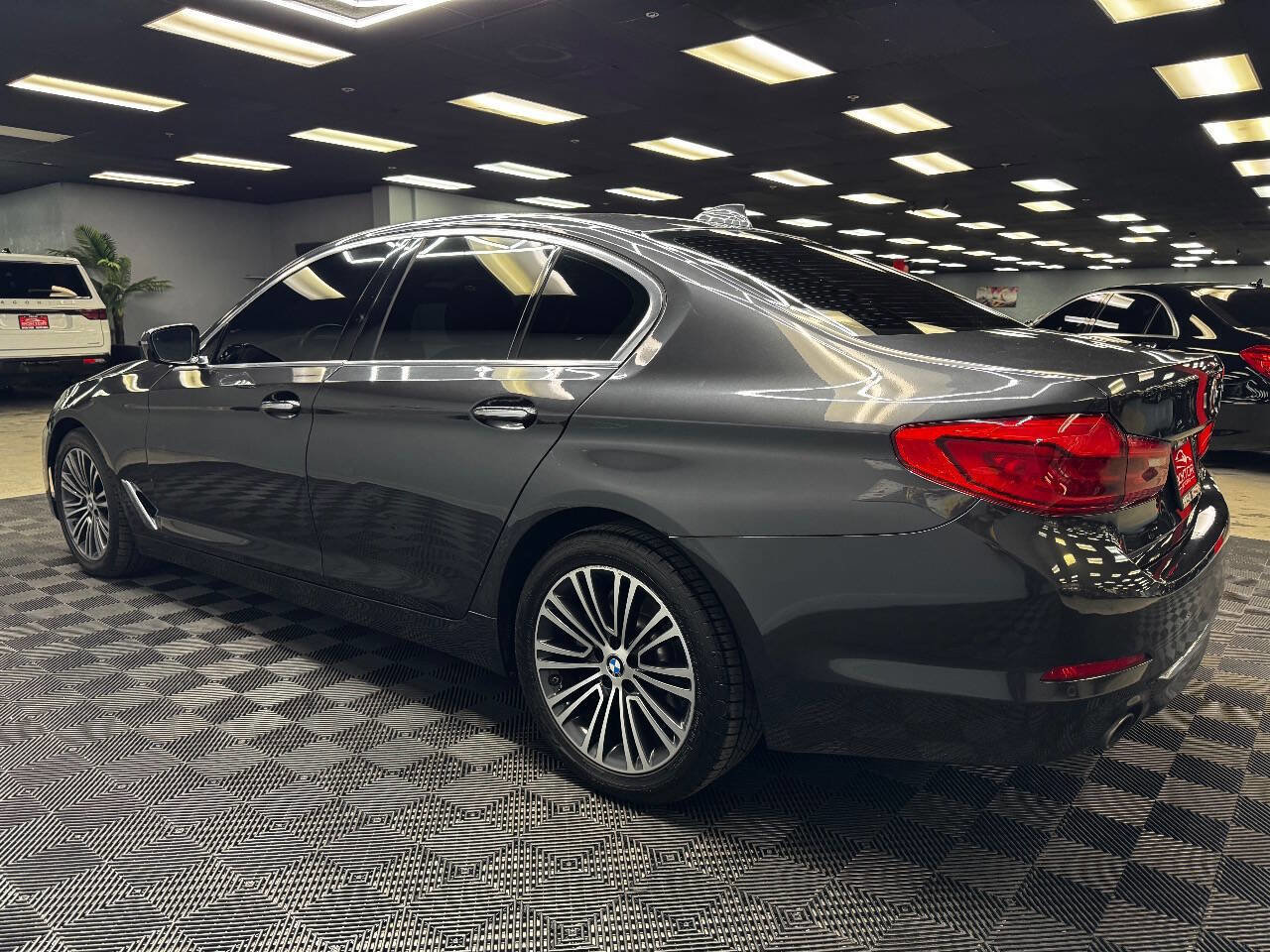 Used 2018 BMW 530i image 8