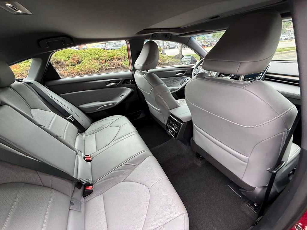 Used 2022 Toyota Avalon Limited w/ Advanced Safety Package FWD image 37