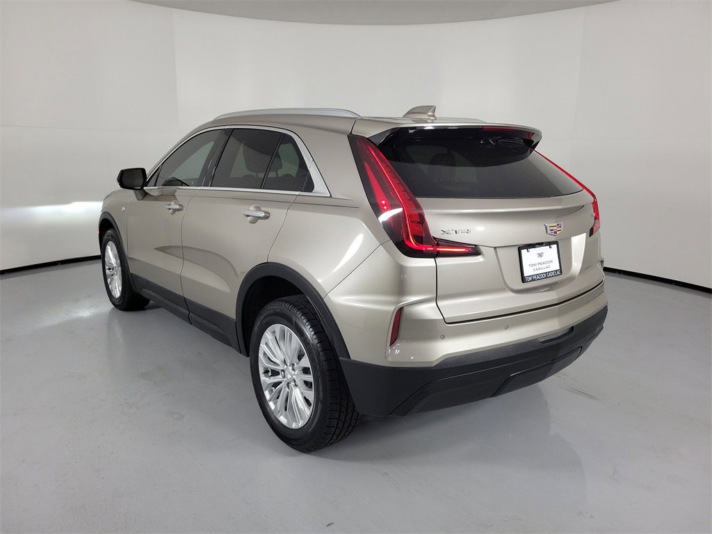 Certified 2024 Cadillac XT4 Luxury w/ Cold Weather Package image 3