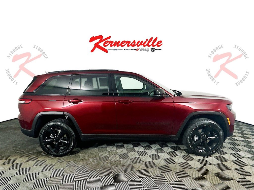 New 2025 Jeep Grand Cherokee Altitude image 8