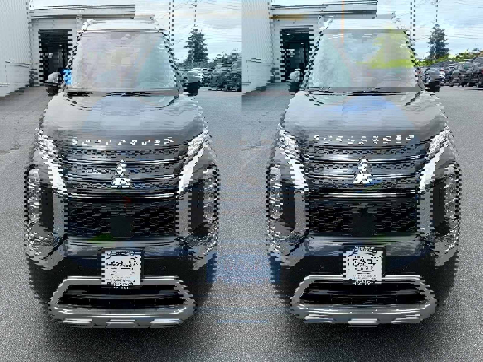 New 2025 Mitsubishi Outlander 4WD Plug-In Hybrid image 4