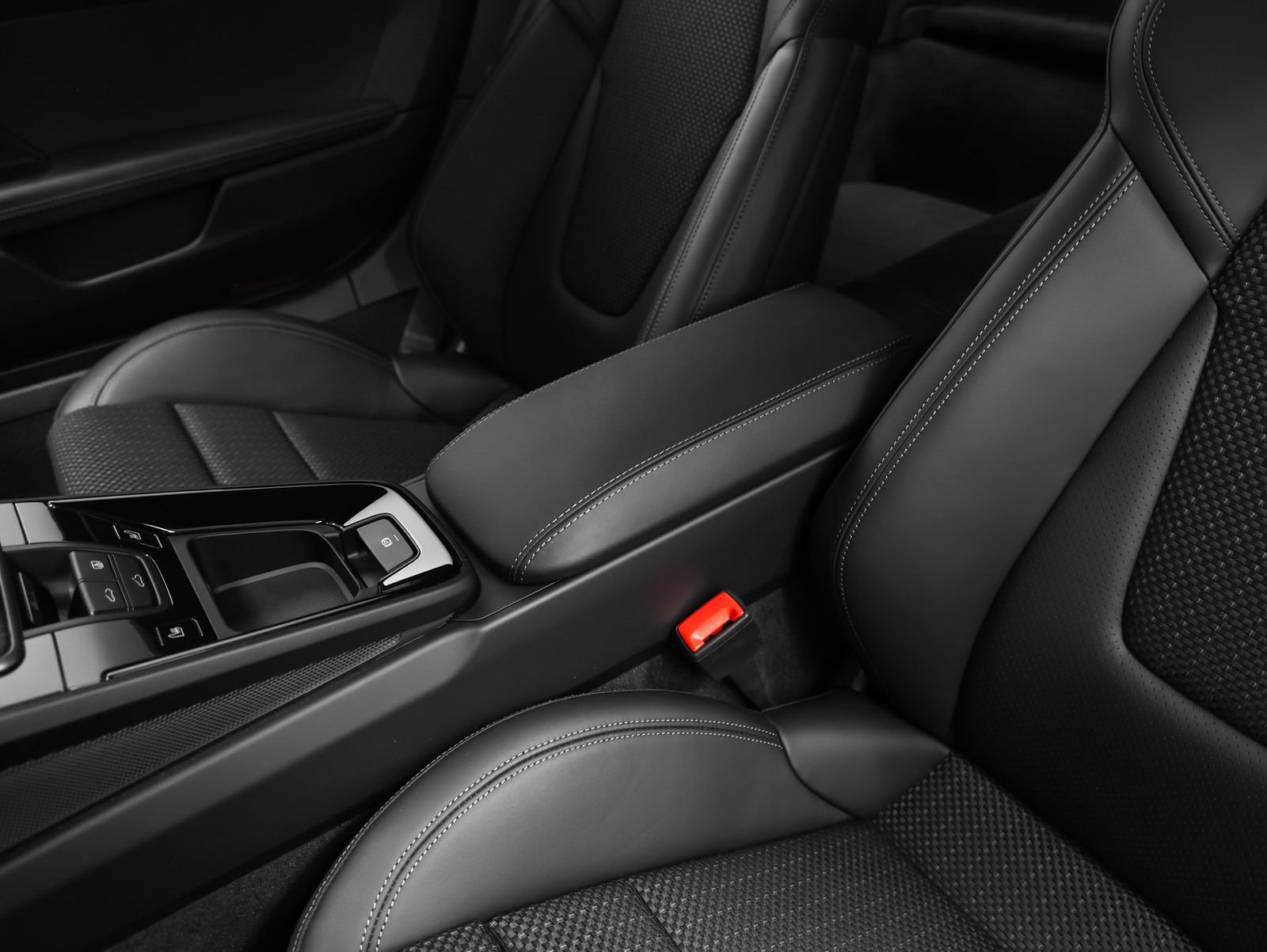 Certified 2024 Porsche 911 Carrera T RWD image 45