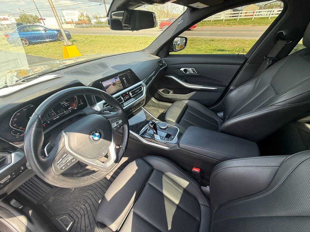 Used 2022 BMW 330i xDrive Sedan w/ Driving Assistance Package image 14