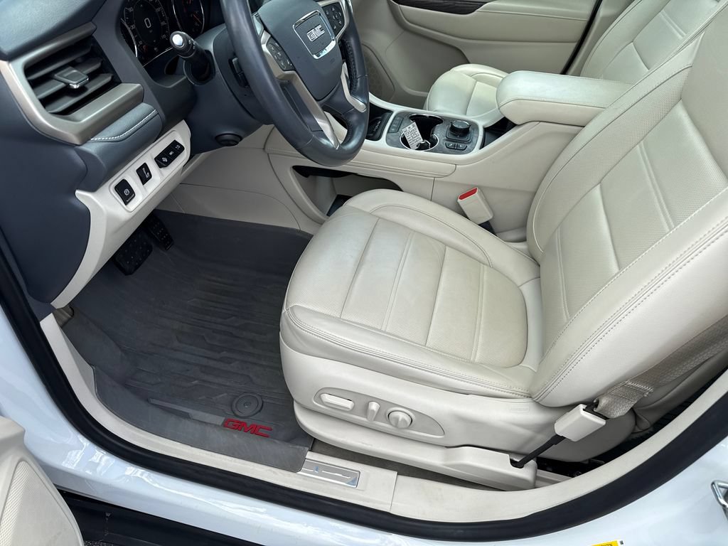 Used 2020 GMC Acadia Denali w/ Technology Package FWD image 19